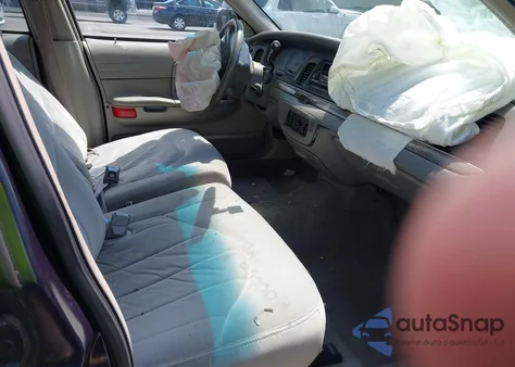 1999 Ford Crown Victoria z USA, uszkodzony, nr VIN 2FAFP73W4XX203490